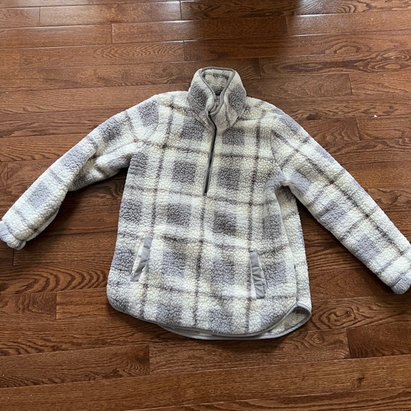 Abercrombie & Fitch Fluffy Sweater - Picture 1 of 3